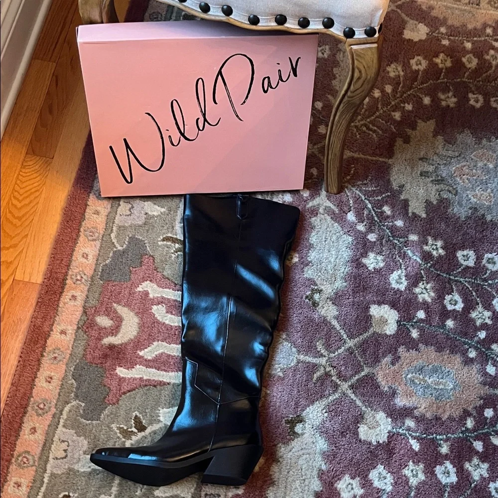 Black Knee-High Women's Boots